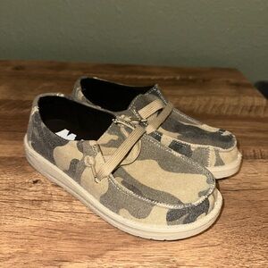 Mr. J Kids Camouflage Slip-On Shoes size 1Y
